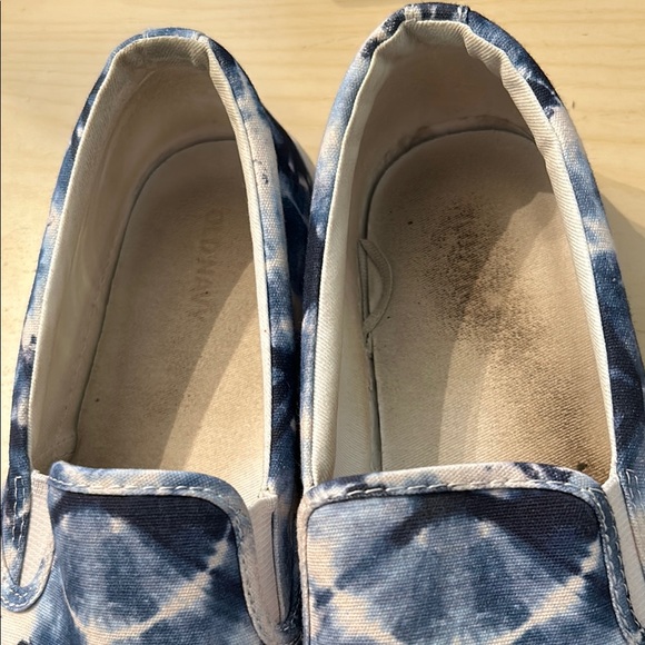 Old Navy Blue Tie-Dye Sneakers - Picture 2 of 4